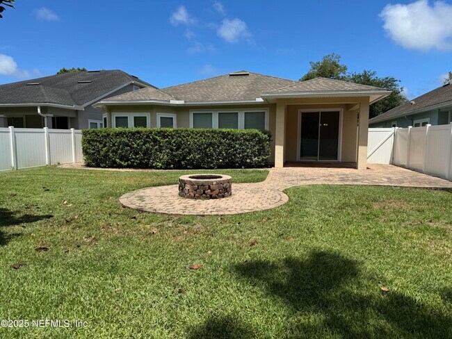 Building Photo - 246 Princess Dr