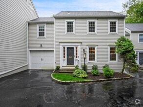 Building Photo - 253 New Norwalk Rd