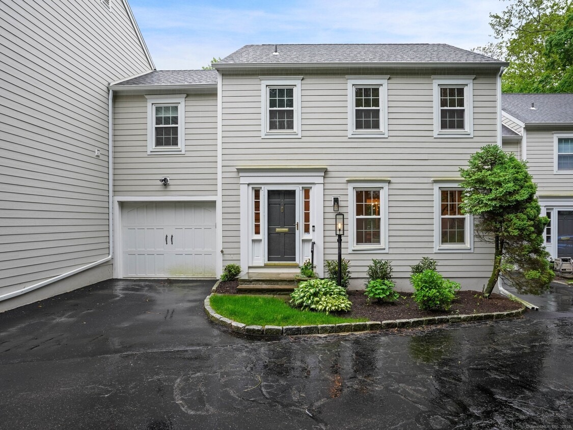 Primary Photo - 253 New Norwalk Rd