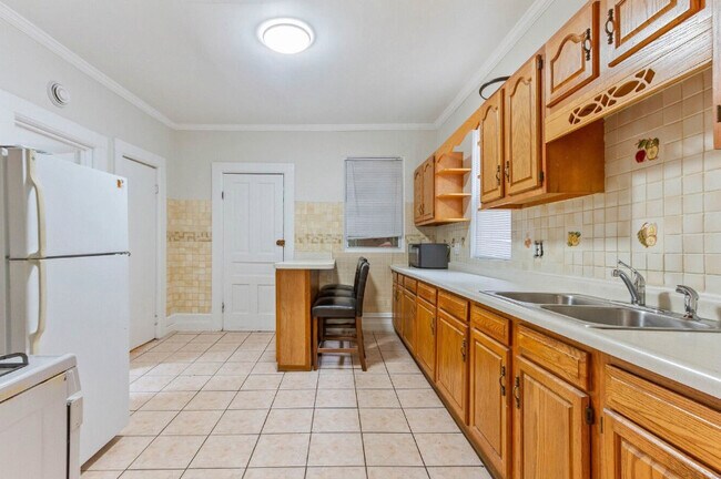 Foto del edificio - 2450 S Whipple St