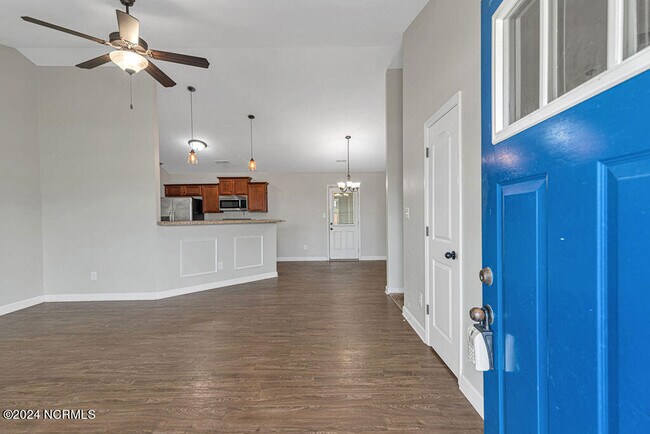 Building Photo - 258 Breakwater Dr