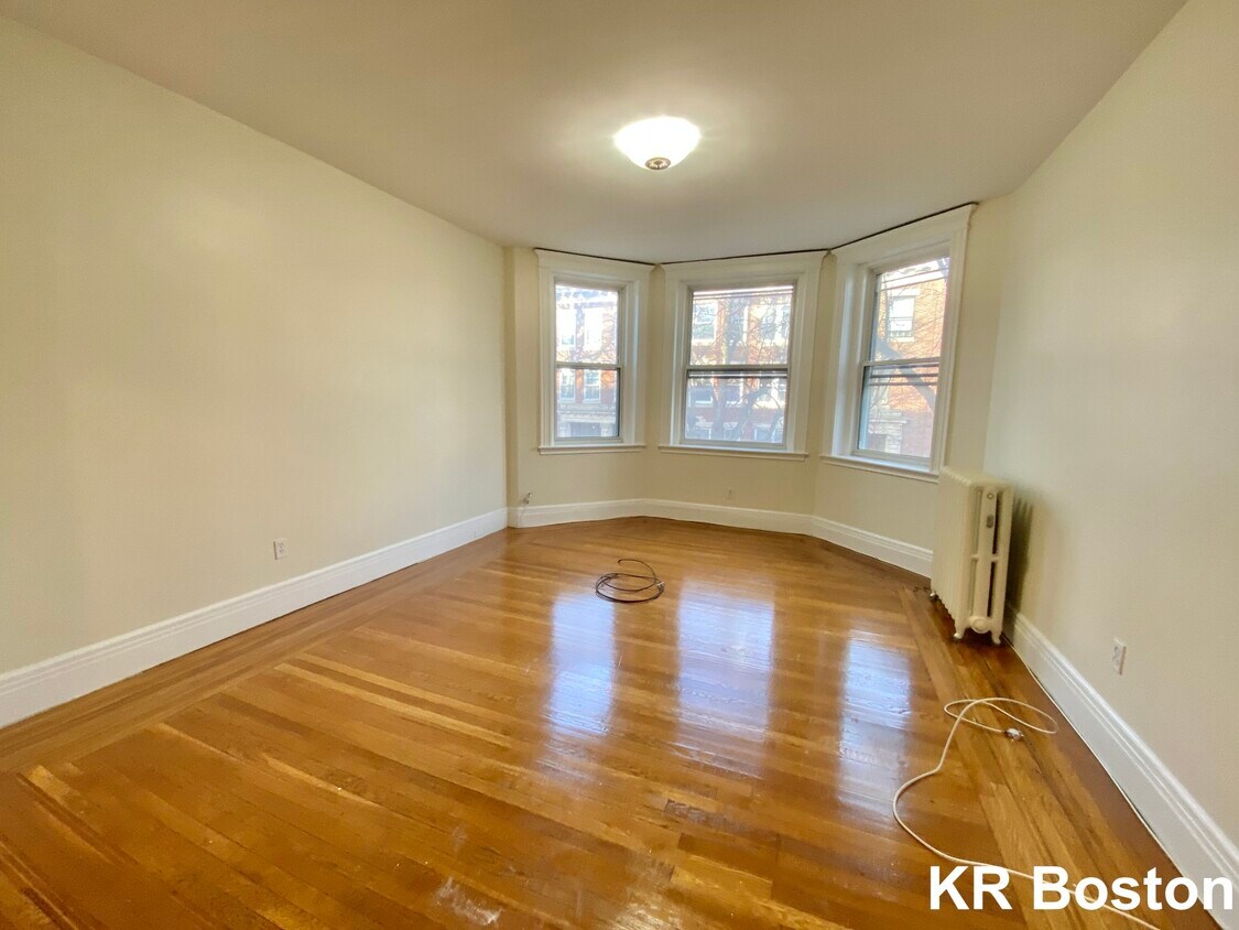 Primary Photo - 36 Euston St