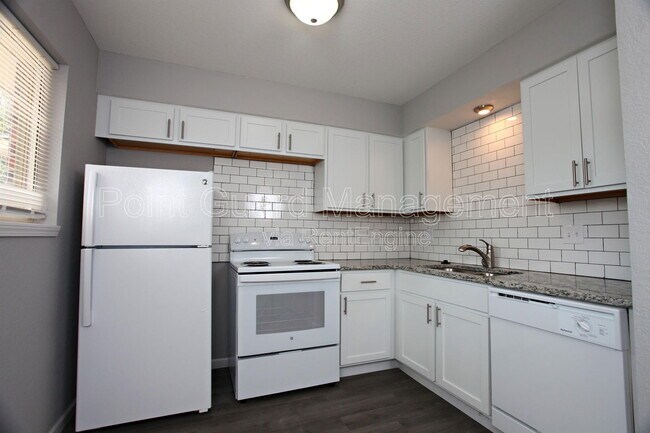 Foto del edificio - 7335 W Newell St