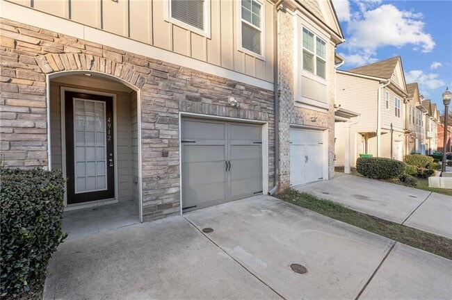 Building Photo - 4912 Longview Walk