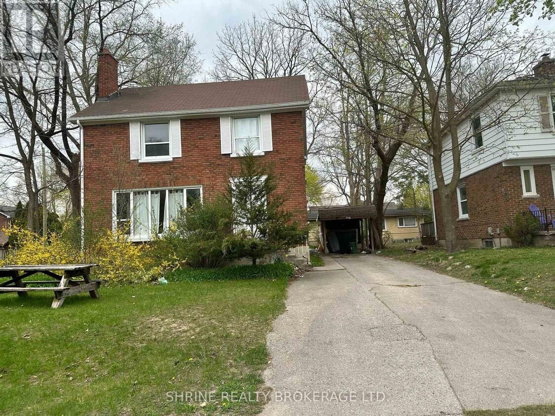 Primary Photo - 90 Huron St