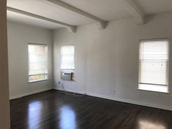 Building Photo - 9932 Robbins Dr