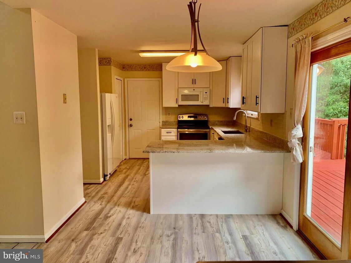 Primary Photo - 3610 Mill Lawn Ct