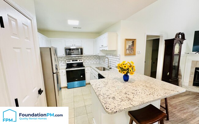 Building Photo - 1542 Estacada Way