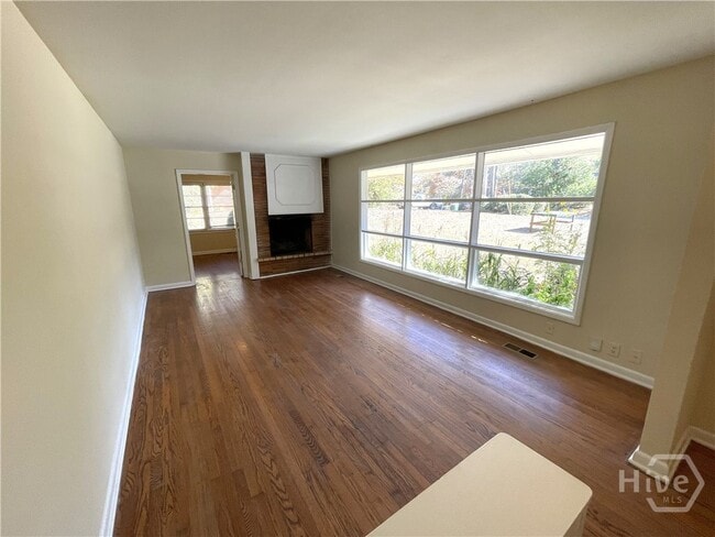 Foto del edificio - 160 Pineview Dr