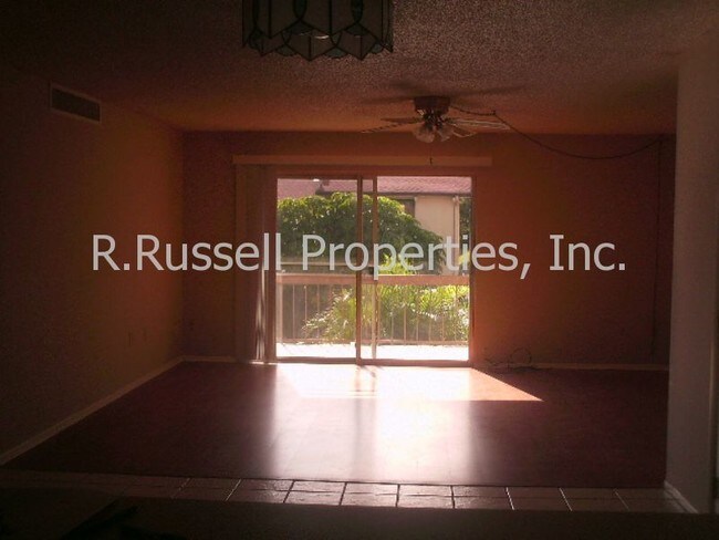Building Photo - 568 Orange Dr