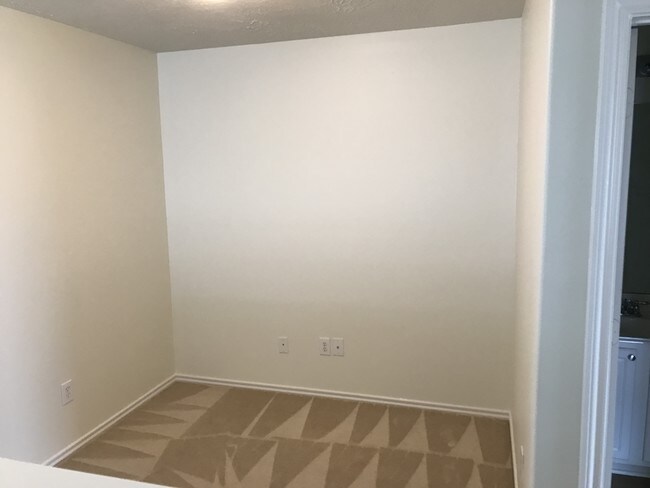 Foto del edificio - 12475 Saratoga Woods Ln