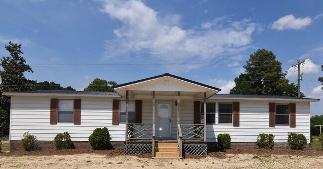 Foto del edificio - Spacious & Updated Double-Wide Home on a L...