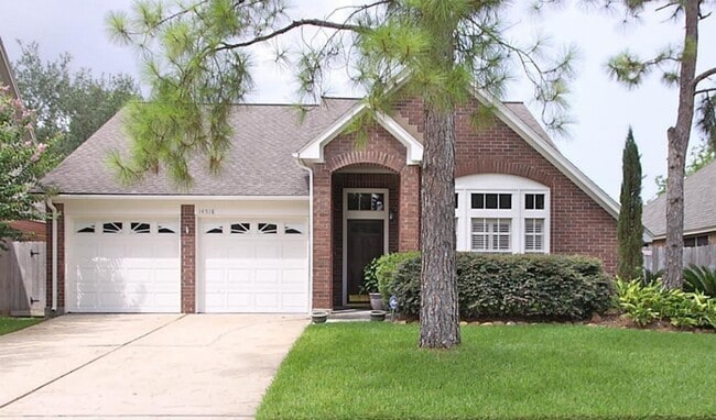 Beautiful 1 story home in Bay Glen! - Beautiful 1 story home in Bay Glen!