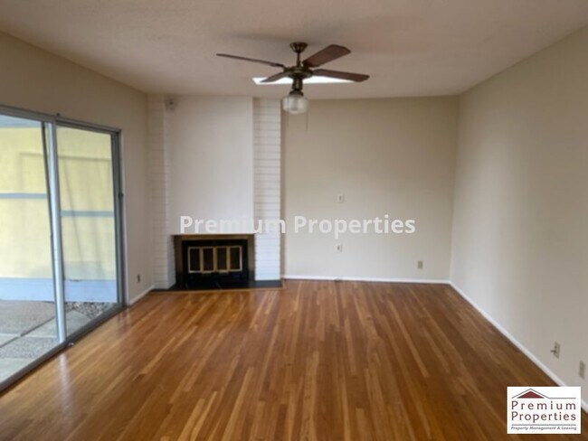 Foto del edificio - 1354 Bodega Pl