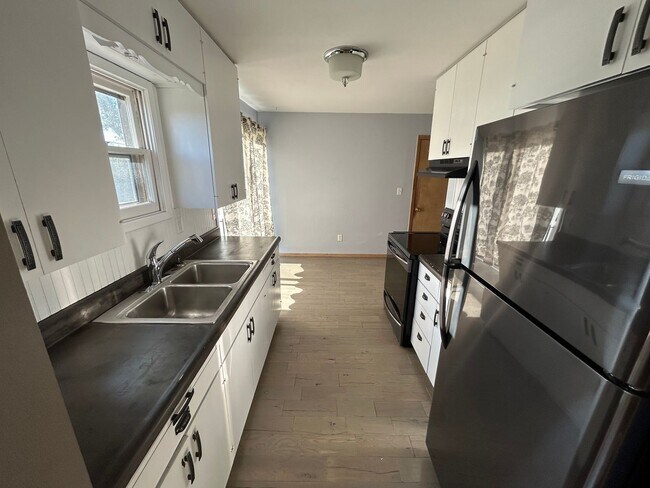 Foto del edificio - 2320 S Crestwood Rd