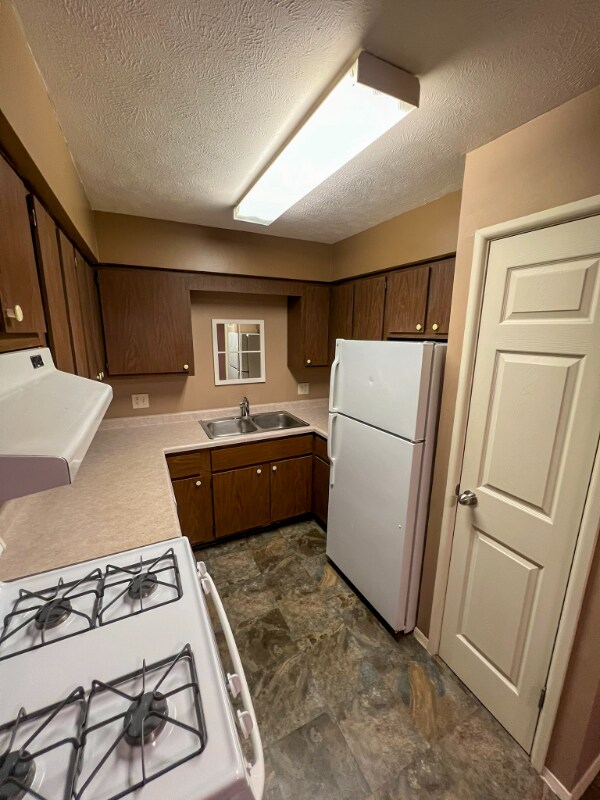 Foto principal - 7110 Van Dorn St