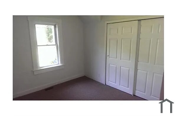 Foto del edificio - 2851 Lyndhurst Ave
