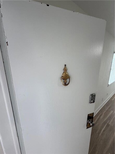 Foto del edificio - 9654 Selby Pl