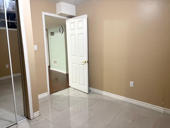 Building Photo - 2 BED - 2 BATH - BRAMPTOPN - BASEMENT