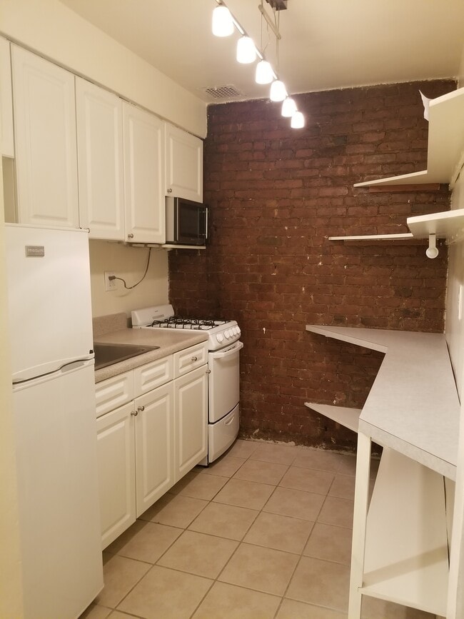 kitchen - 55 W 74th St
