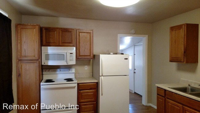 Building Photo - 3 br, 1 bath House - 1631 E. 11TH ST.