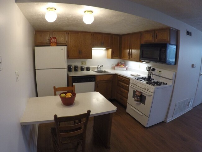 Foto del interior - 14, 14A, 16 N. Russell St.