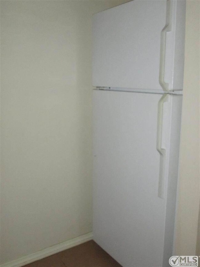 Foto del edificio - 5700 Baltimore Dr