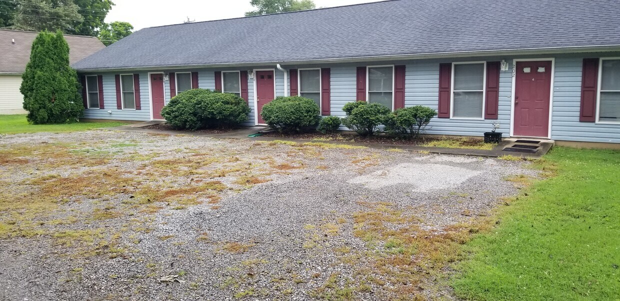 Primary Photo - 206 Meadow Ave