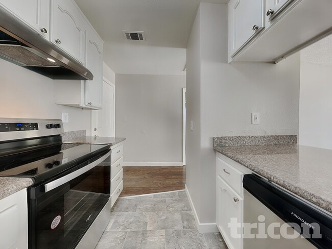 Foto del edificio - 607 Placer Ln