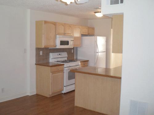 Building Photo - 6476 River Park Dr