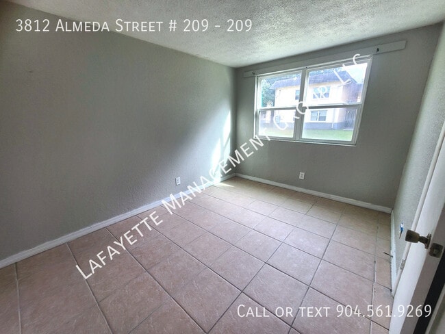 Building Photo - 3812 Almeda St