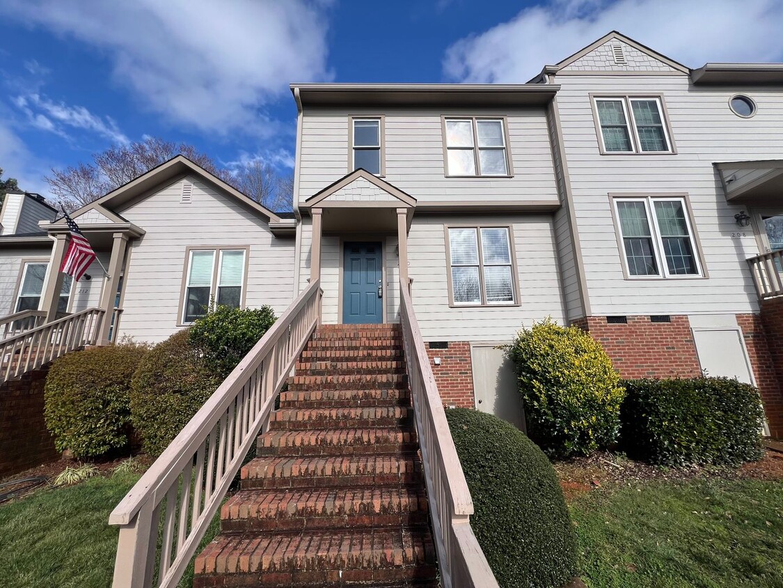 Primary Photo - Charming 3BD, 2BA Cary Townhome with a Dec...