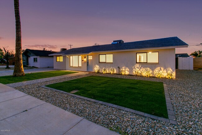 Foto del edificio - 8708 E Rancho Vista Dr