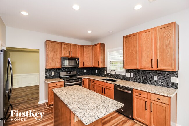 Foto del edificio - 7660 Forest Glen Way