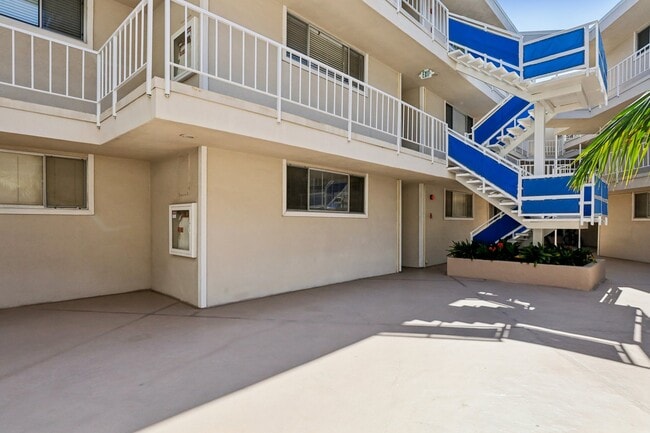 Building Photo - 383 Bay Shore Ave