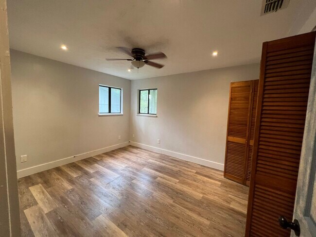 Building Photo - 1825 Seay Ct