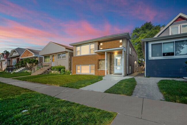 Building Photo - 3810 East Ave