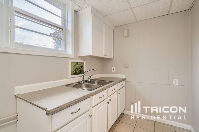 Foto del edificio - 455 Huntington Dr