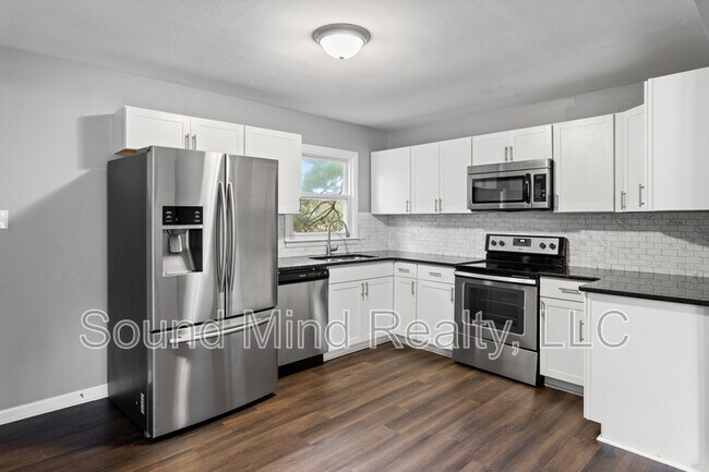 Building Photo - 1232 Beverly Dr