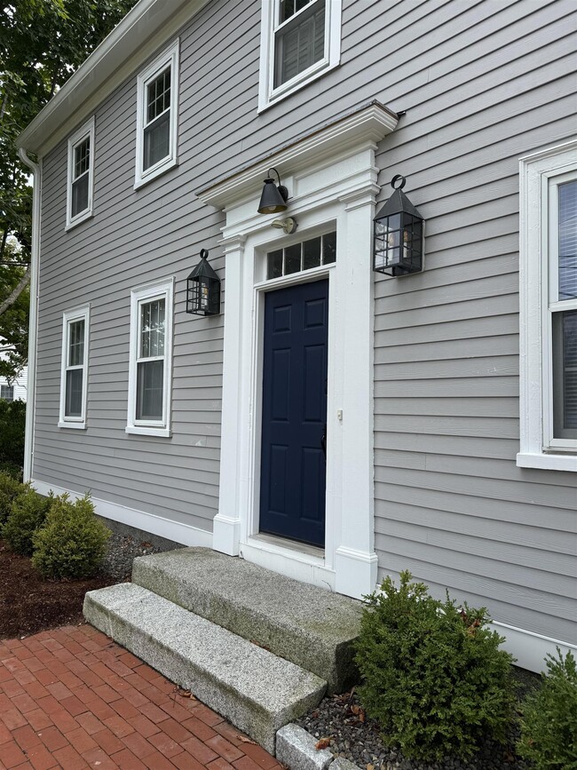 Building Photo - 94 Portsmouth Ave