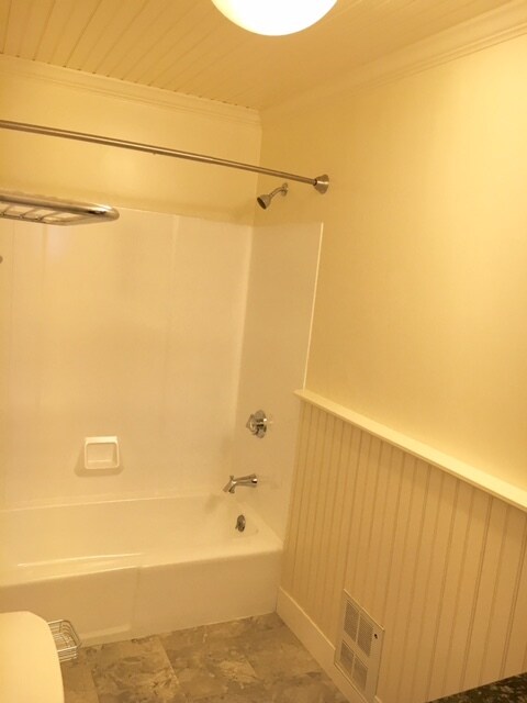 baño - 277 Pleasant St