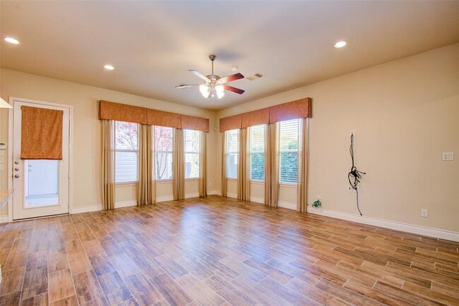 Building Photo - 16931 Seminole Ridge Dr