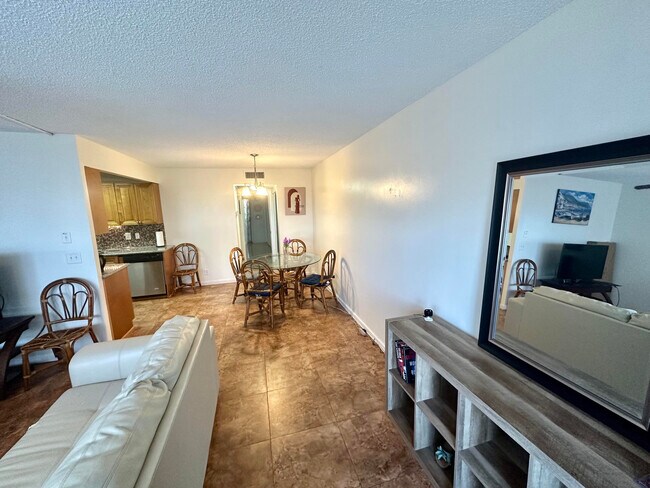 Building Photo - 4032 Swansea Crescent