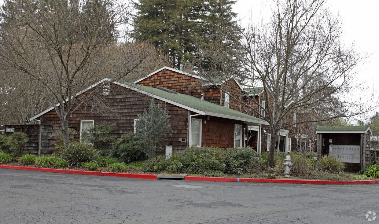 Primary Photo - Virginia Park Garden Apts Apartments