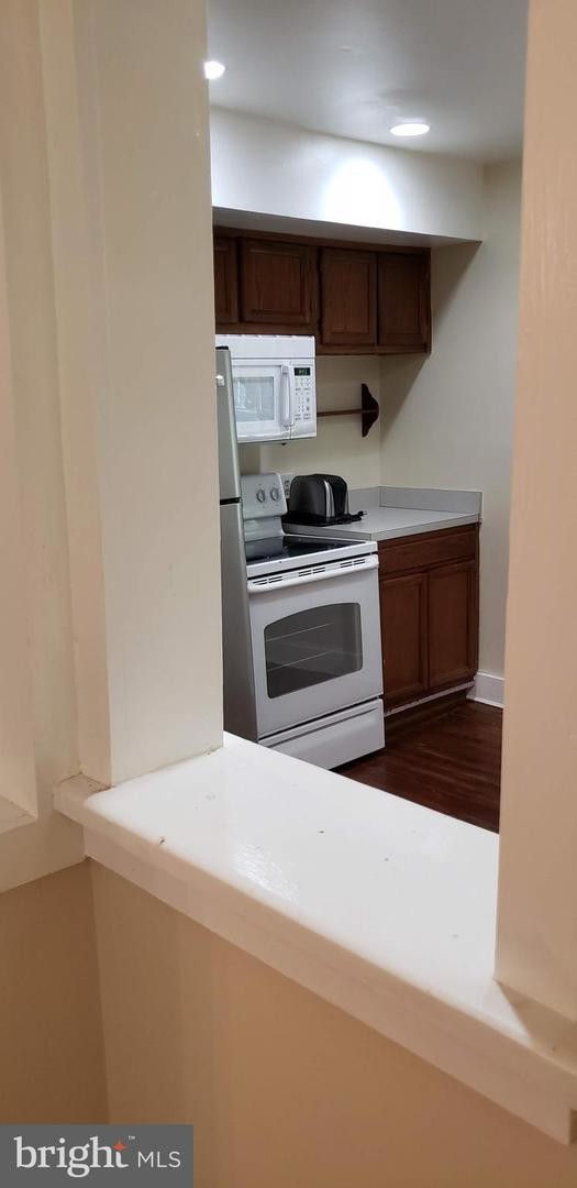 Foto del edificio - 42427-42471 Cochran Mill Rd