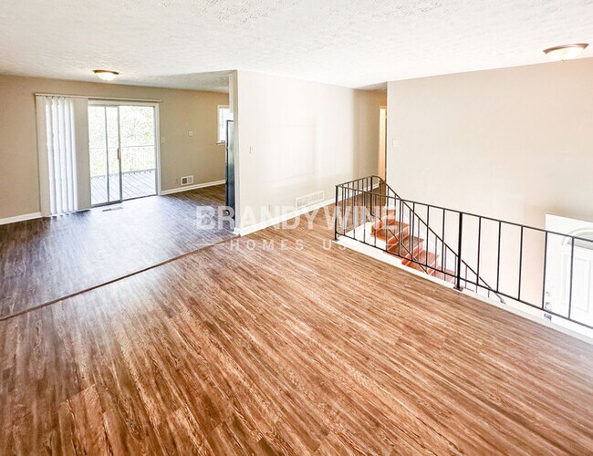 Foto del edificio - 2865 Spruce Point Rd