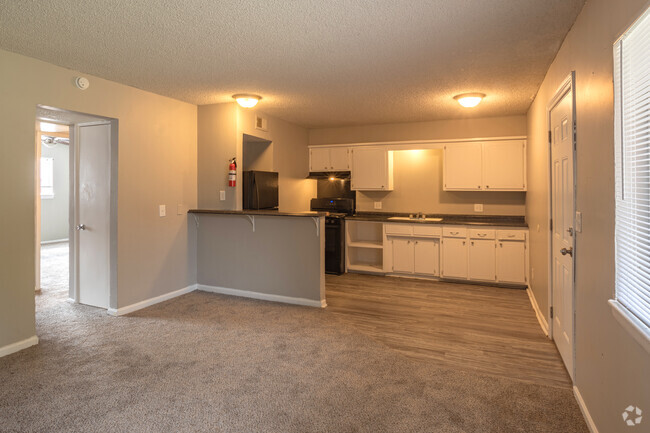 2BR, 1BA - 850-875SF - Creekside Apartments