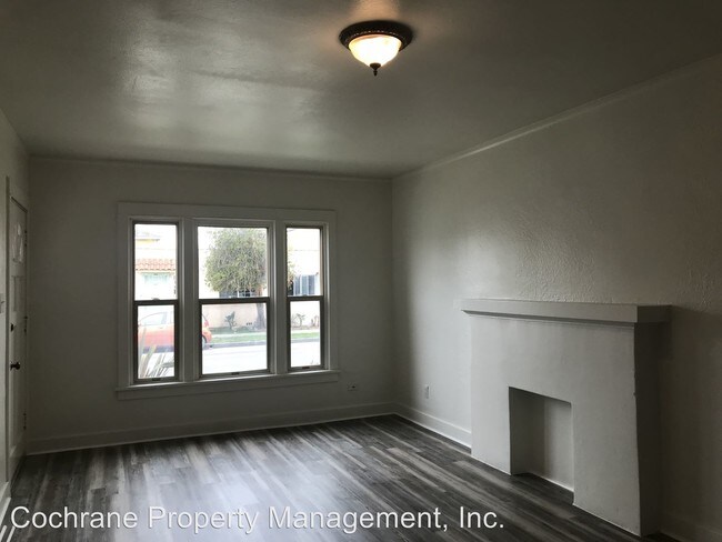 Building Photo - 401-308 E Mill St