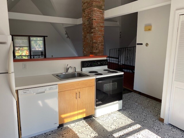 Building Photo - 864 Quinnipiac Ave