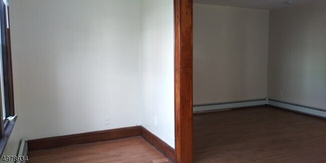 Foto del edificio - 96 Grand Ave